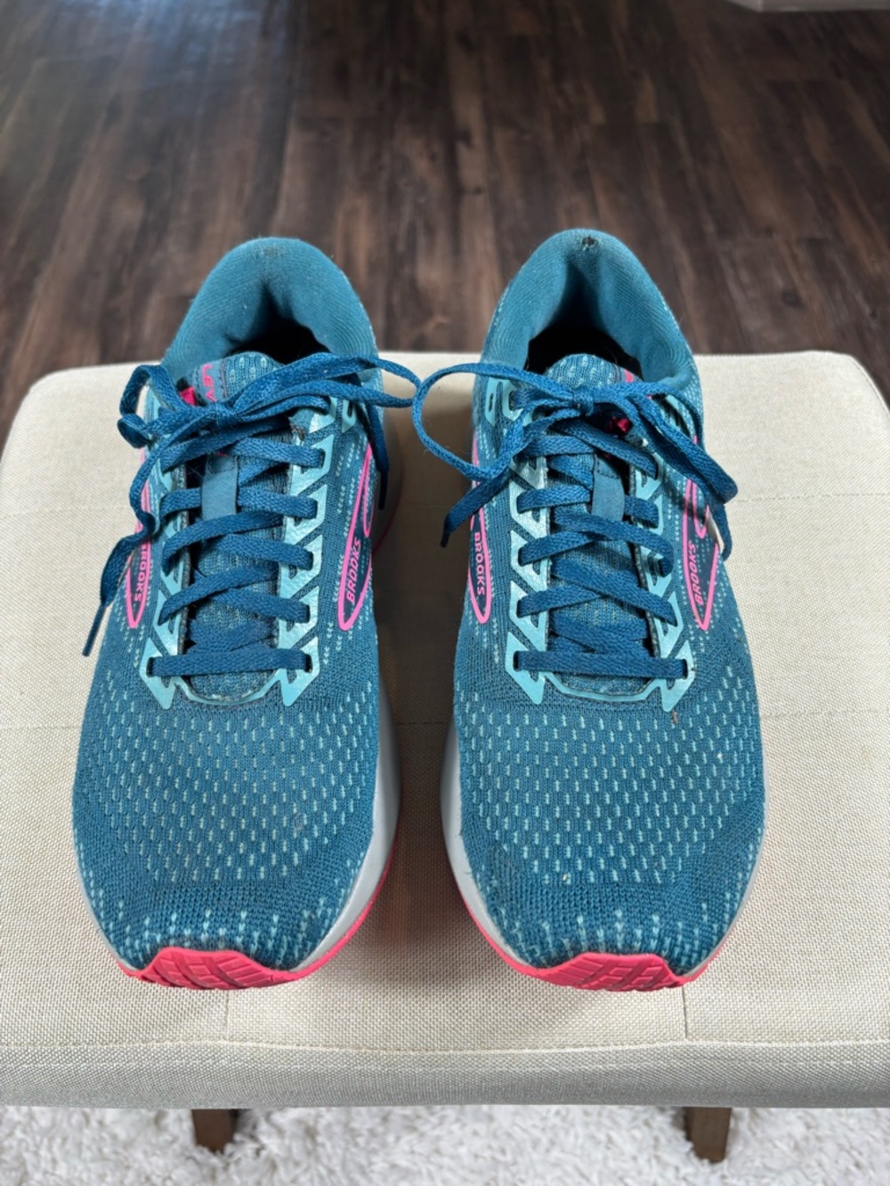 Brooks Levitate Women’s Size 8 Teal Pink Running Athletic Shoes